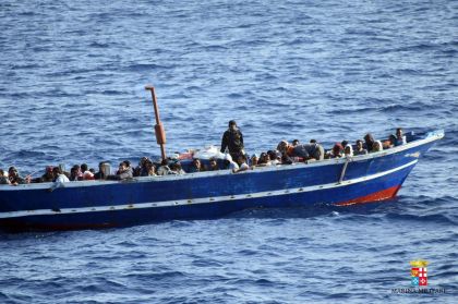 Copasir: aumenta il rischio jihadisti Isis sui barconi dei migranti