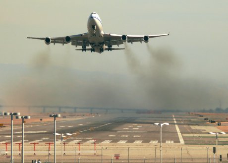Le secteur de l’aviation refuse toute réduction effective de ses émissions de gaz à effet de serre