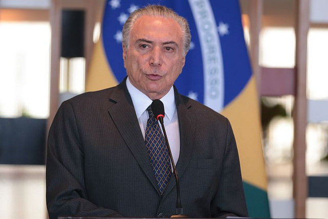 Brasil: Temer quiere eliminar la prohibición de concesiones de radio y TV para políticos