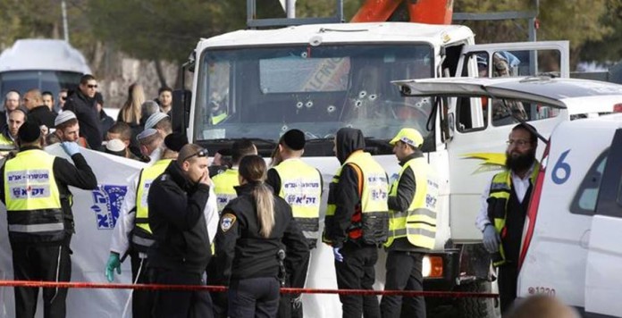 Camion contro soldati a Gerusalemme, Netanyahu: “L’autore è un sostenitore dell’Isis”