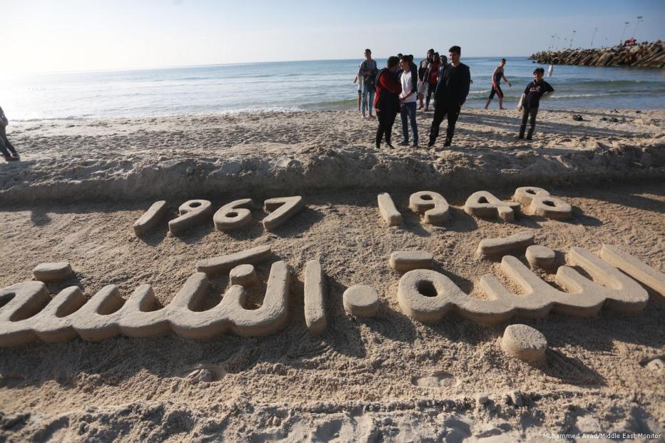 Imágenes: Escultura de arena muestra la historia de Palestina en Gaza