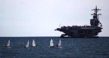 Cosa ci fa la portaerei USS George HW Bush al largo di Haifa?