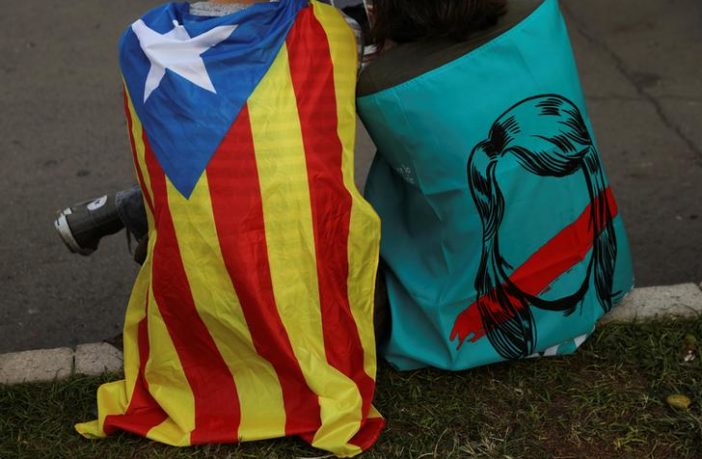 Catalogna al referendum, chi lo vuole e chi lo osteggia