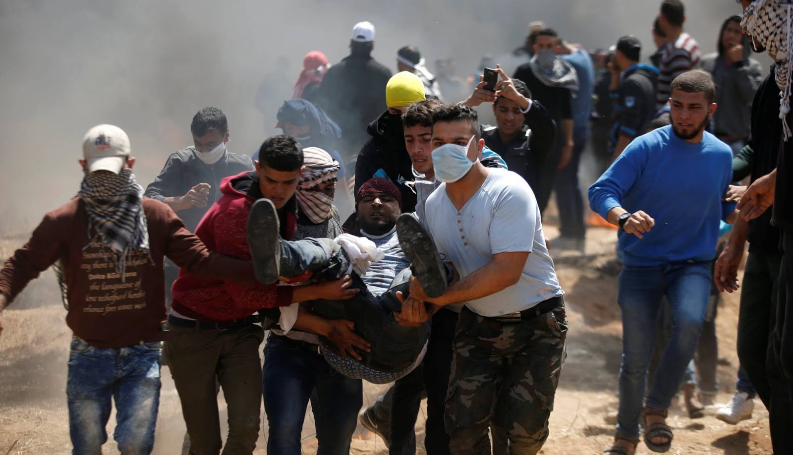 Tres palestinos muertos y 250 heridos en nuevas protestas en la frontera de Gaza con Israel