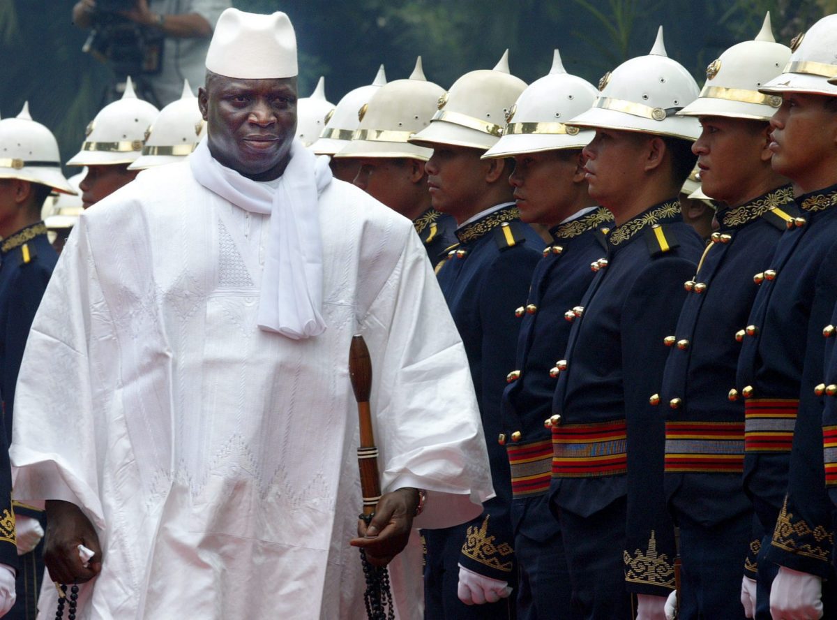 Migranti uccisi e gettati in fosse comuni in Gambia: l’ex presidente Jammeh sotto accusa