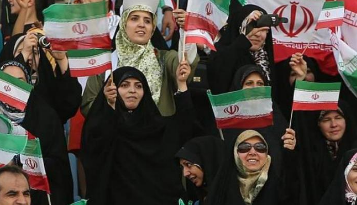 Stadio aperto anche alle donne per i Mondiali di calcio: storico annuncio dell’Iran