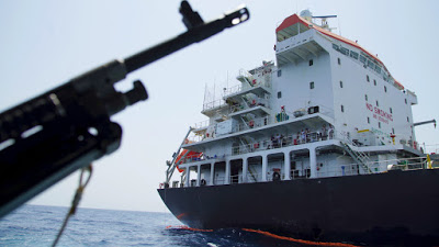 Veteran Navy Officer Exposes Flaws in US Version of Iran Oil Tanker Narrative