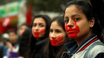 Miles de mujeres peruanas exigen fin de la violencia de género